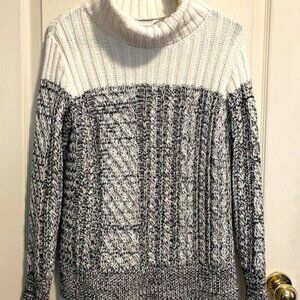 TURTLENECK SWEATER